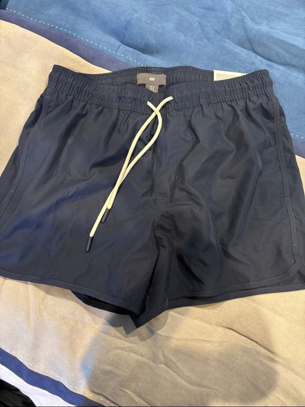H&M Men's Navy Swim Trunks - Picture 2 of 4